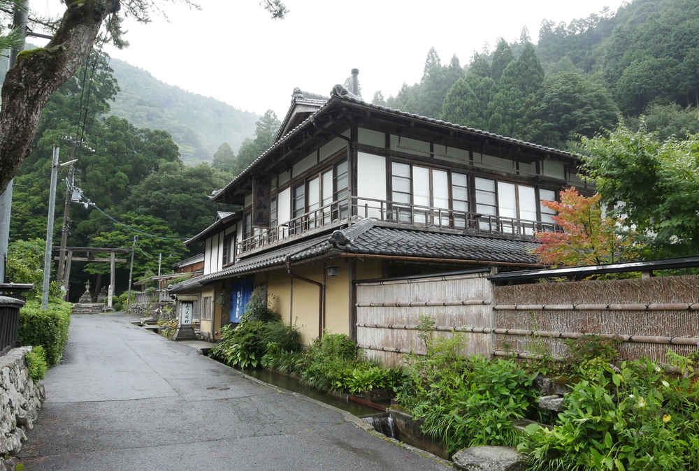 葛川坊村町の町並み(滋賀県大津市)