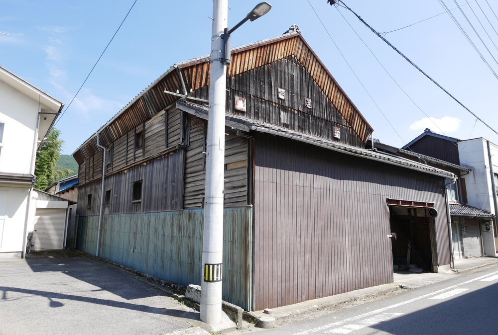 酒王|久万の町並み(愛媛県久万高原町)